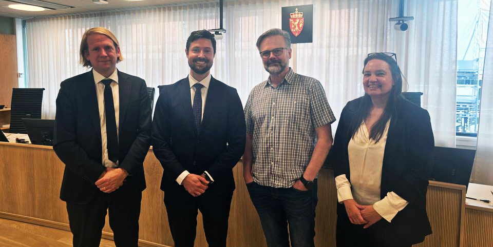 F.v.: Advokat Oddvar Lindbekk, advokat Kristoffer Heitmann, Negotias forbundsleder Eirik Bornø og advokat Thea Wessel Jørgensen. Foto: Negotia